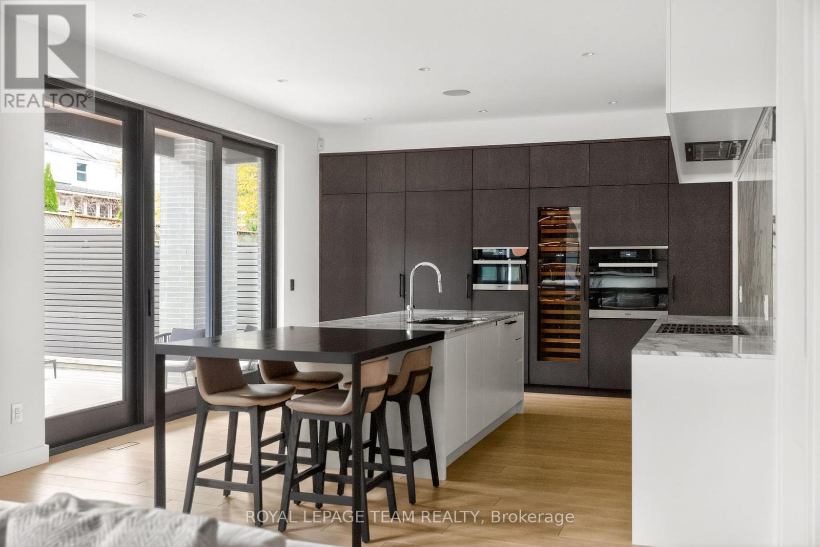 511 FRASER AVENUE - 16