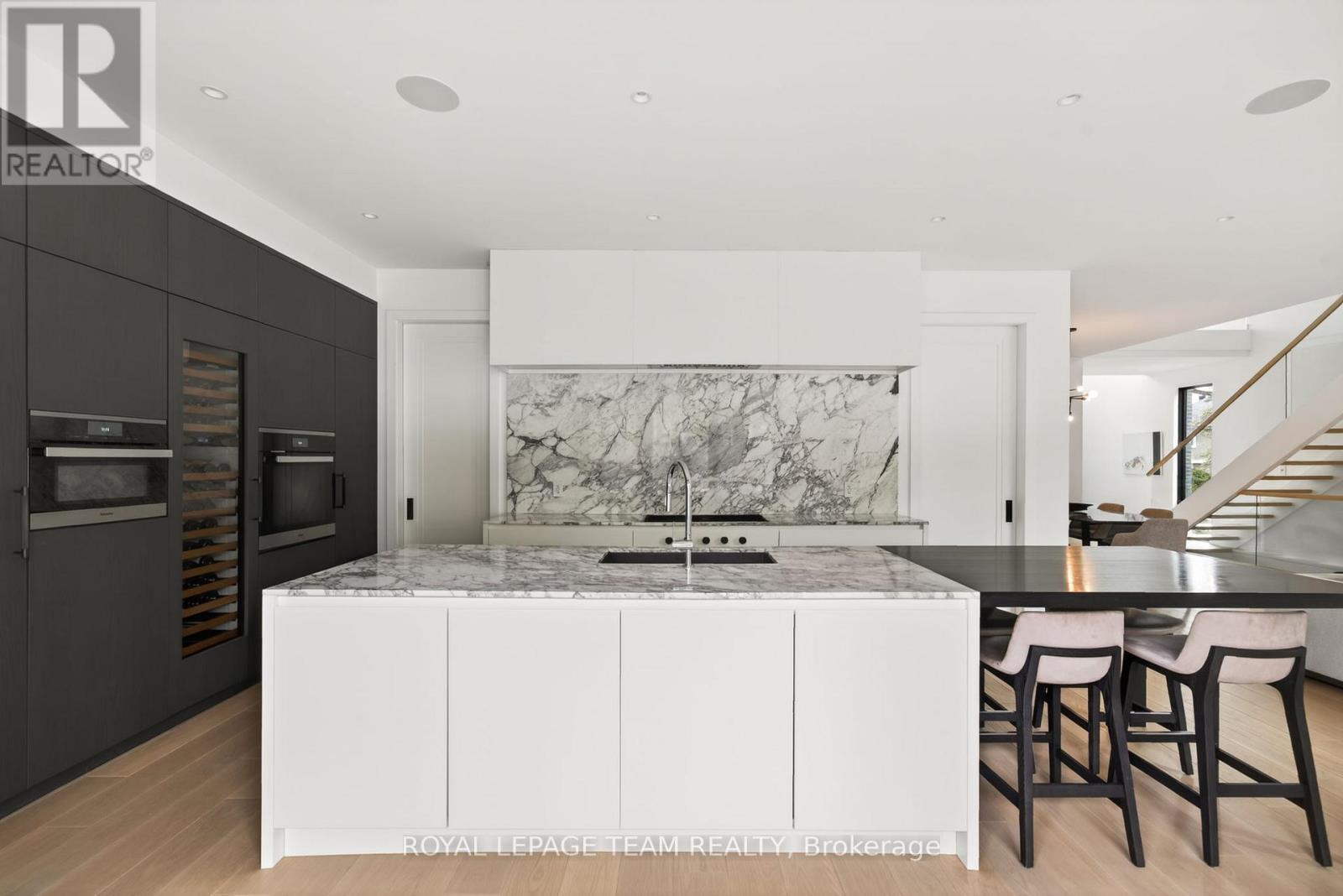 511 FRASER AVENUE - 21