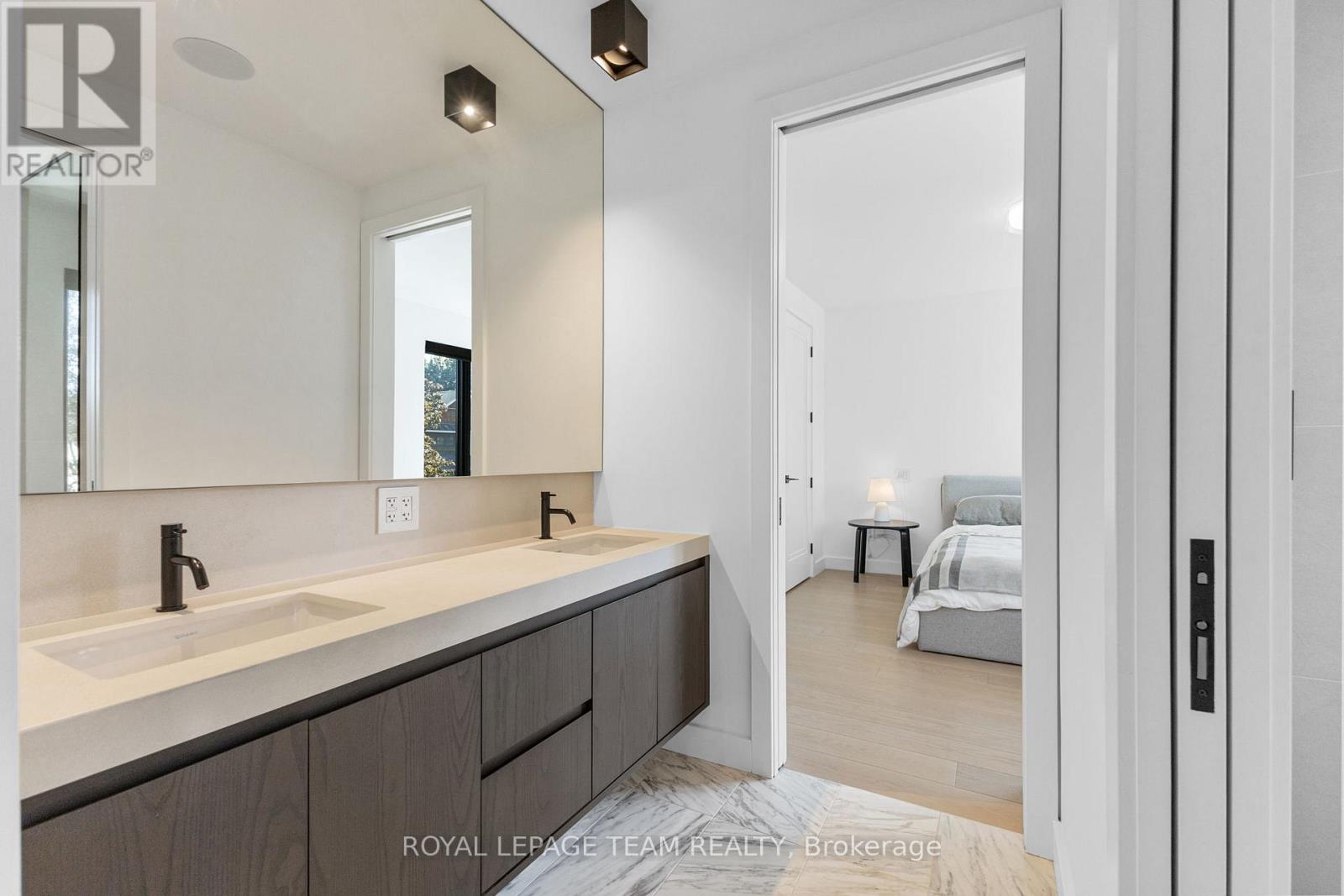 511 FRASER AVENUE - 34
