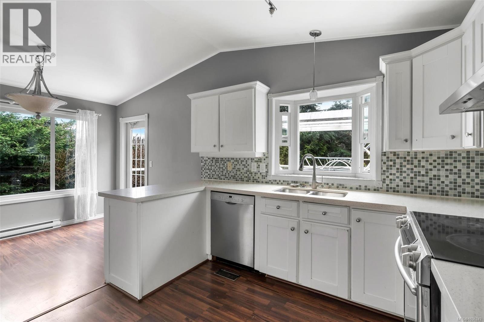 711 Bexhill Rd - 17