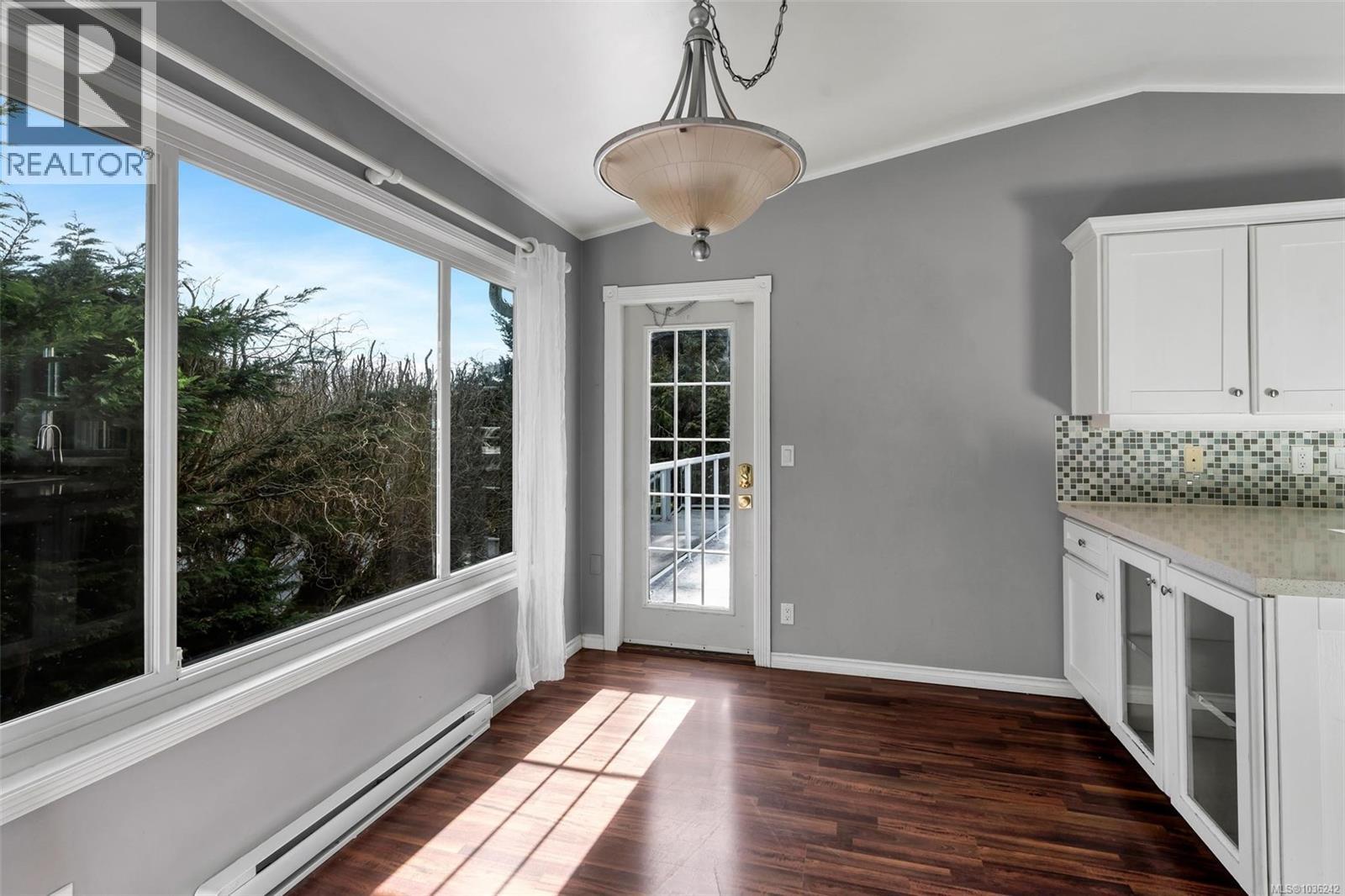 711 Bexhill Rd - 18