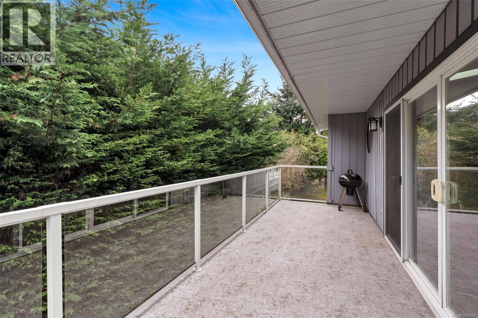 711 Bexhill Rd - 34