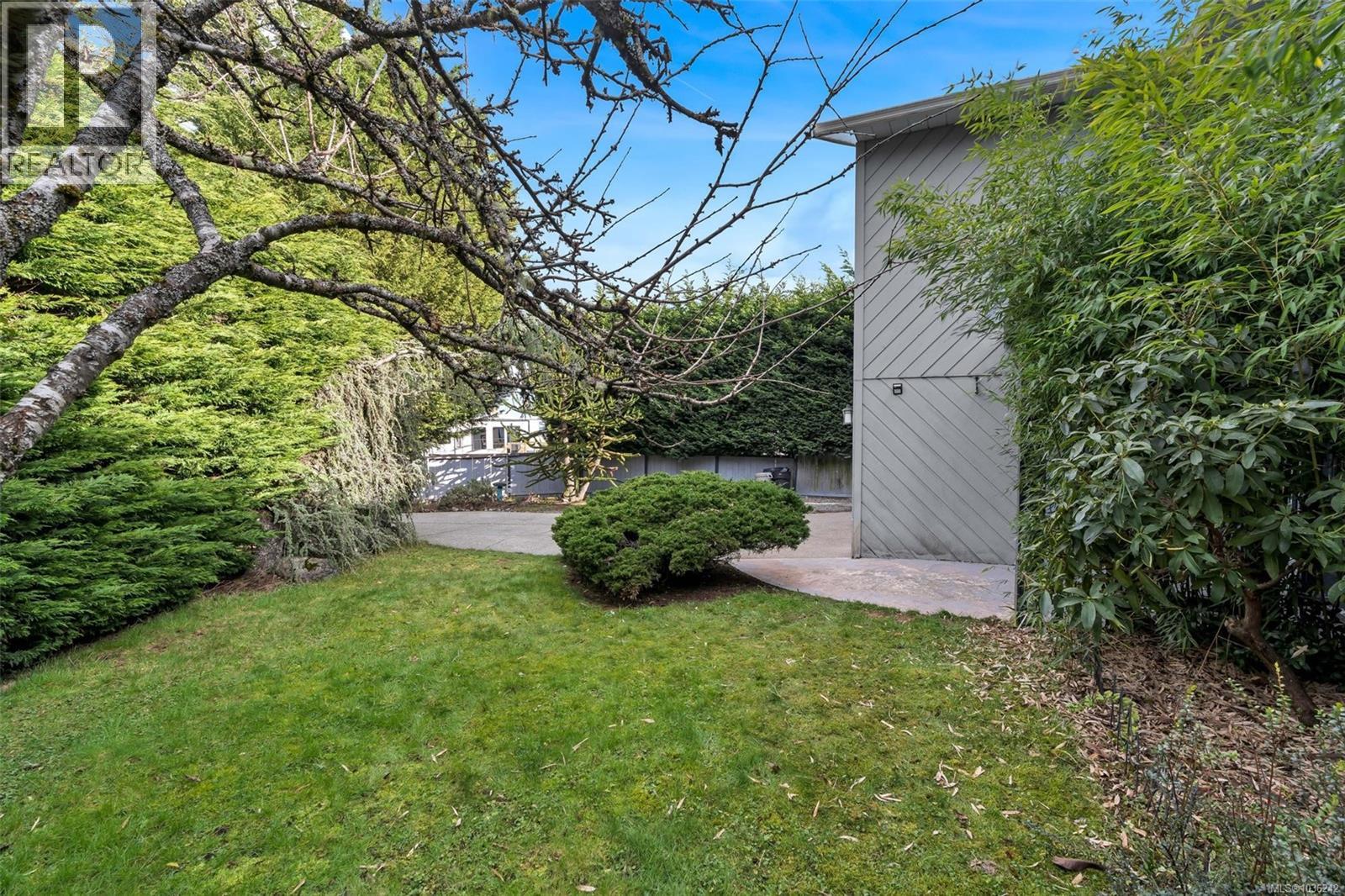 711 Bexhill Rd - 4
