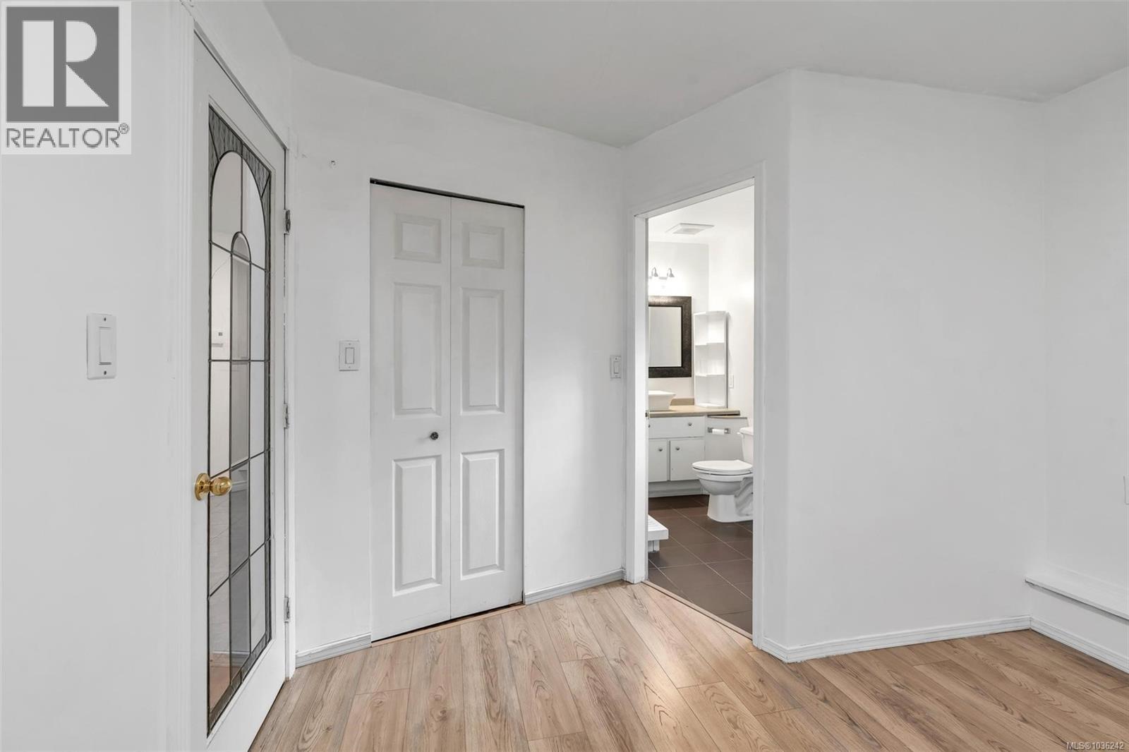 711 Bexhill Rd - 43