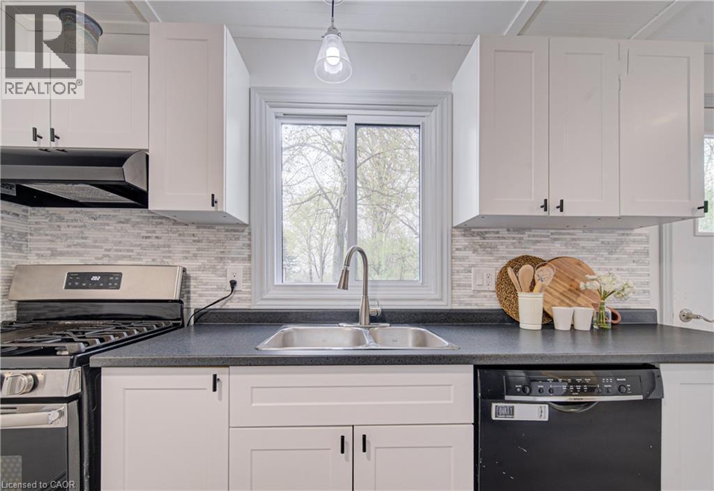 100 BLUEVALE Street N Unit# 22, Waterloo, Ontario, N2J4M9 — Photo 6