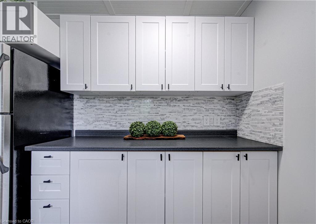 100 BLUEVALE Street N Unit# 22, Waterloo, Ontario, N2J4M9 — Photo 4