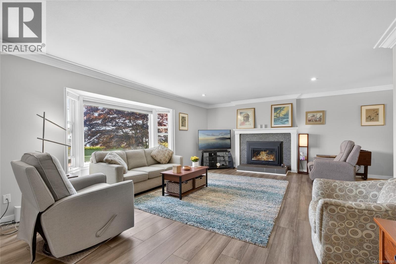 450 McLean St S - 9