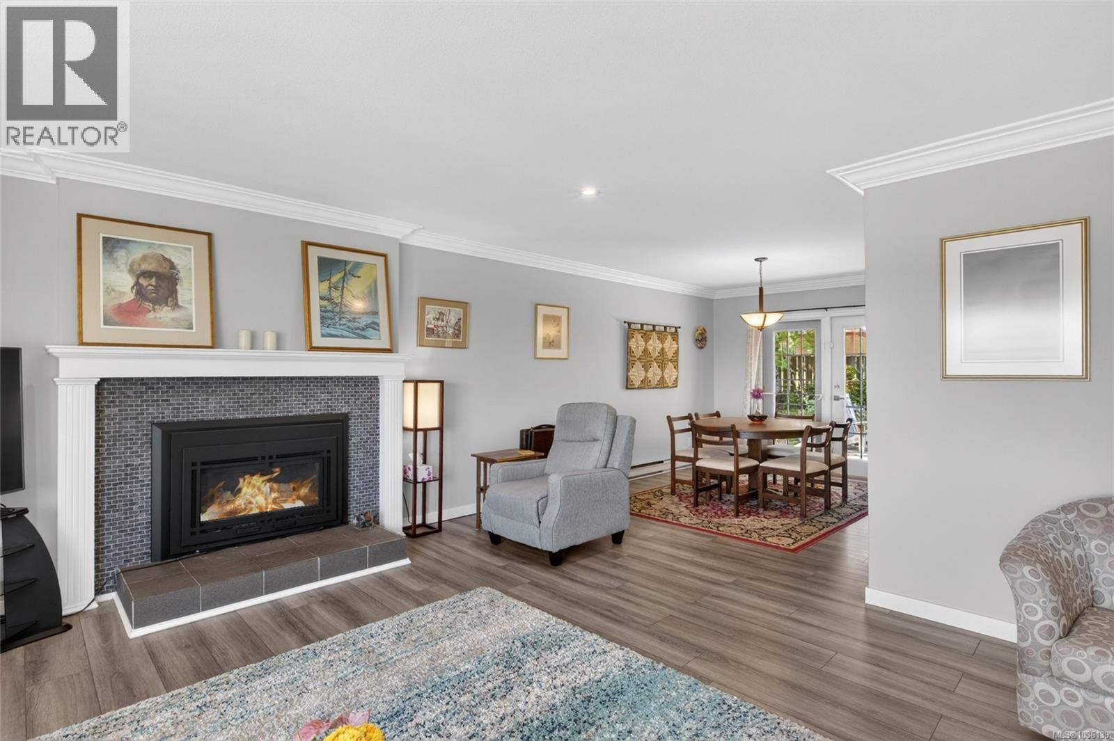 450 McLean St S - 10