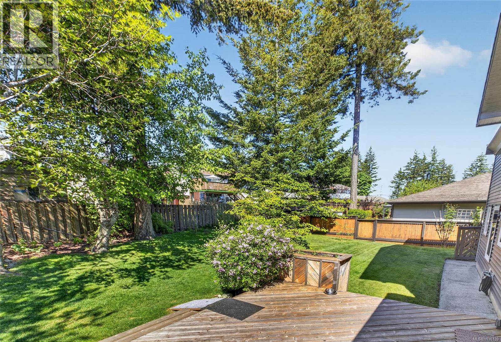 450 McLean St S - 27