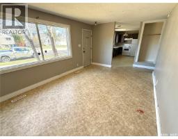 Family room - 671 102nd Street, North Battleford, SK S9A1C9 Photo 8