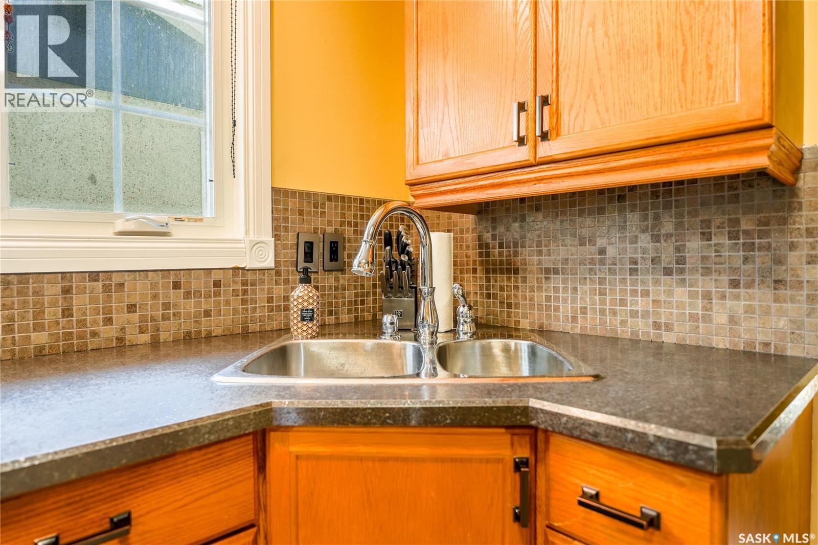 334 Robinson STREET - 10
