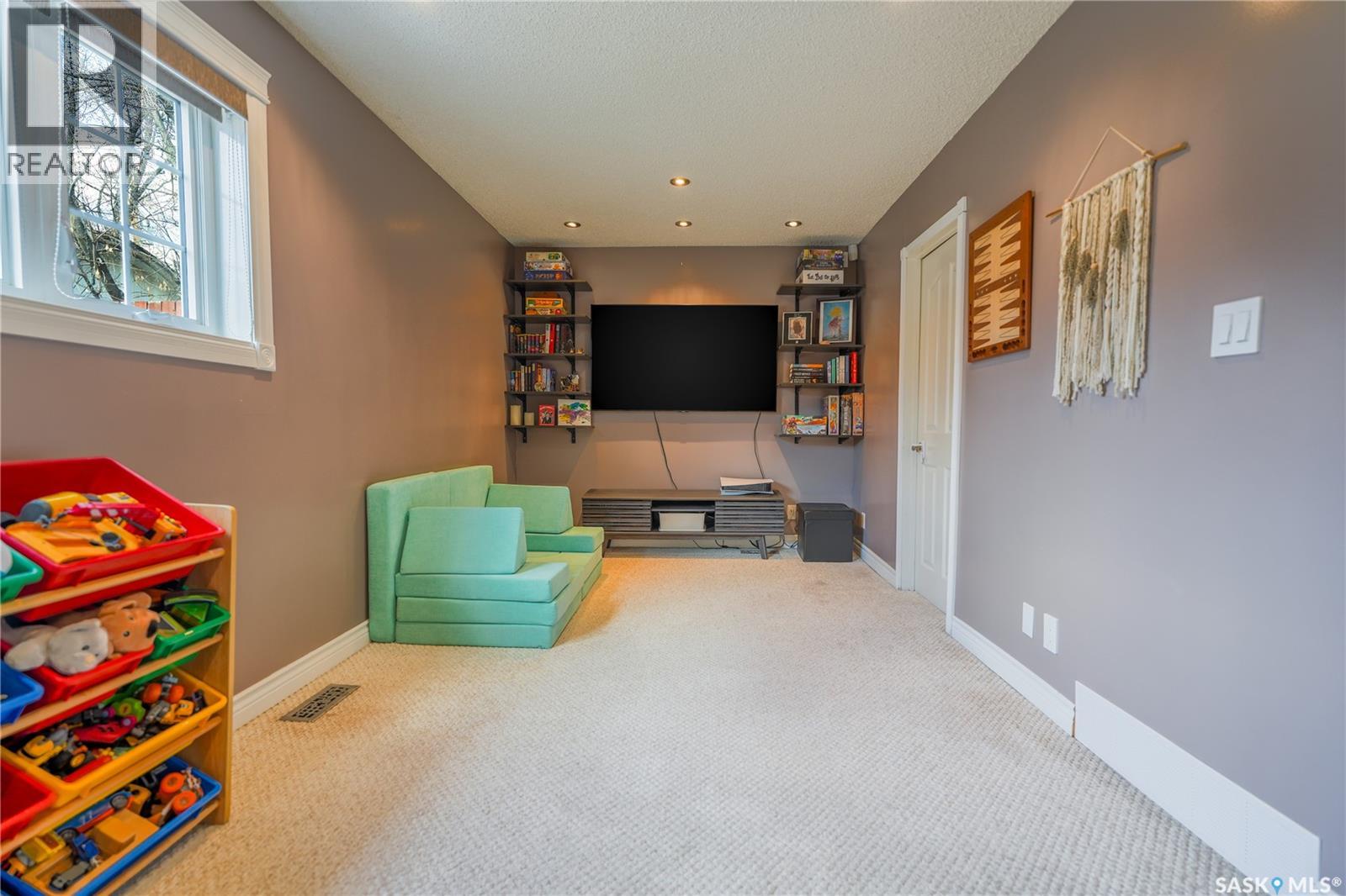334 Robinson STREET - 26