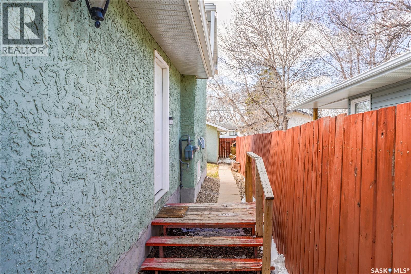 334 Robinson STREET - 4