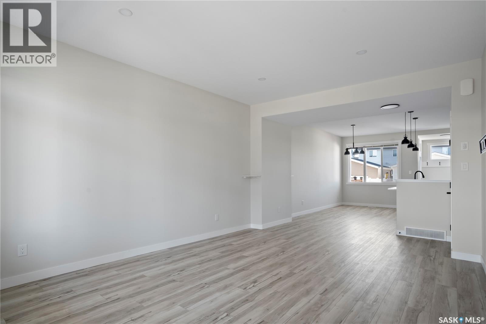4744 Buckingham DRIVE - 5