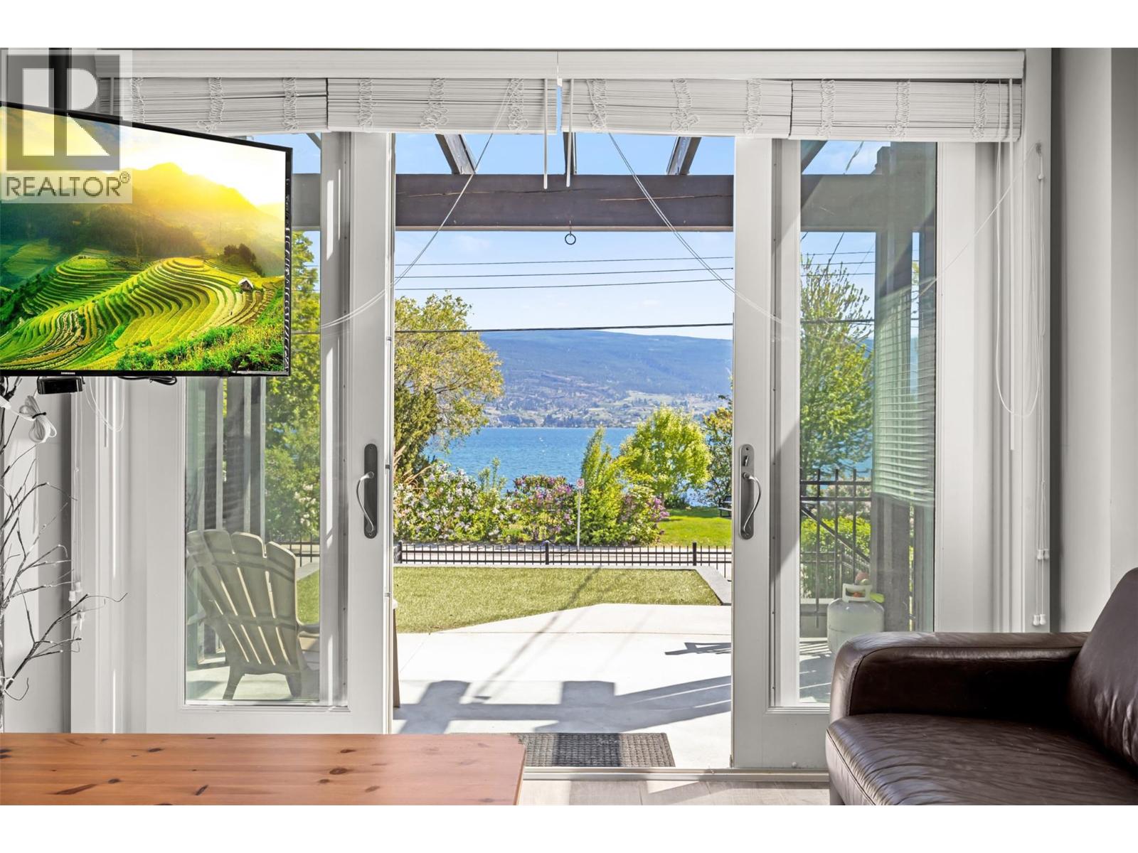 12206 Lakeshore Drive S, Summerland
