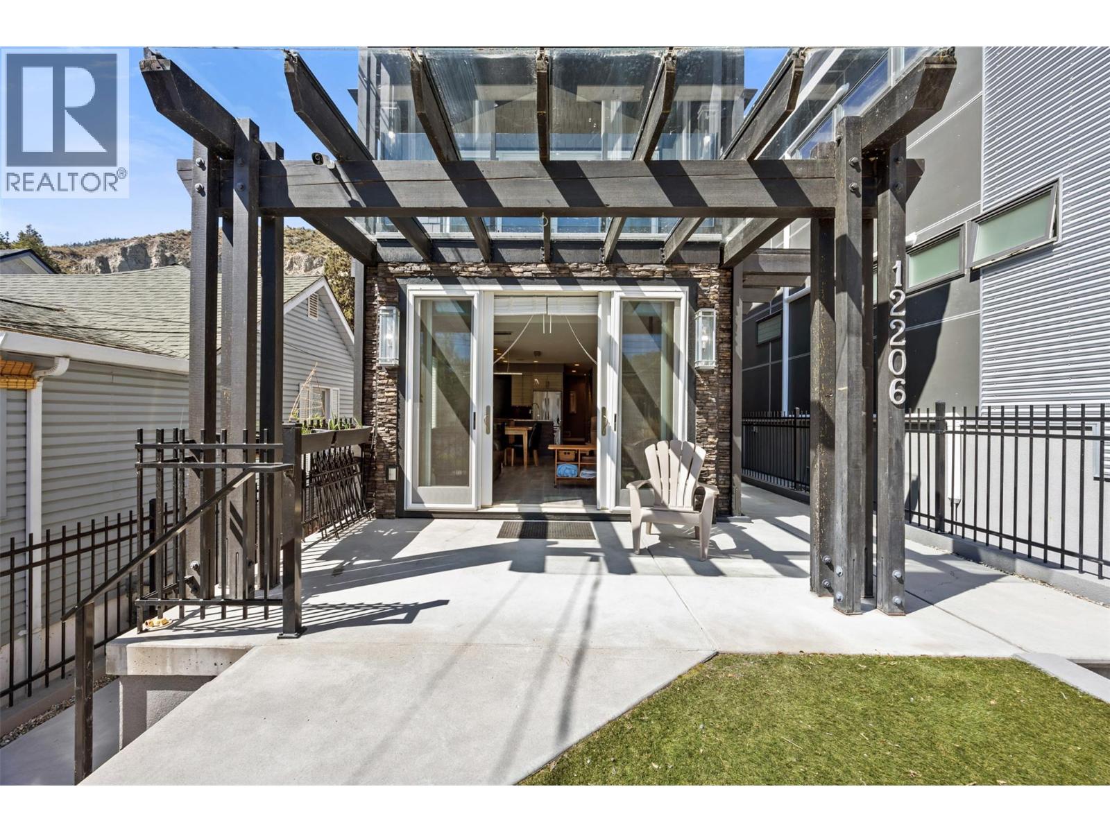 12206 Lakeshore Drive S, Summerland