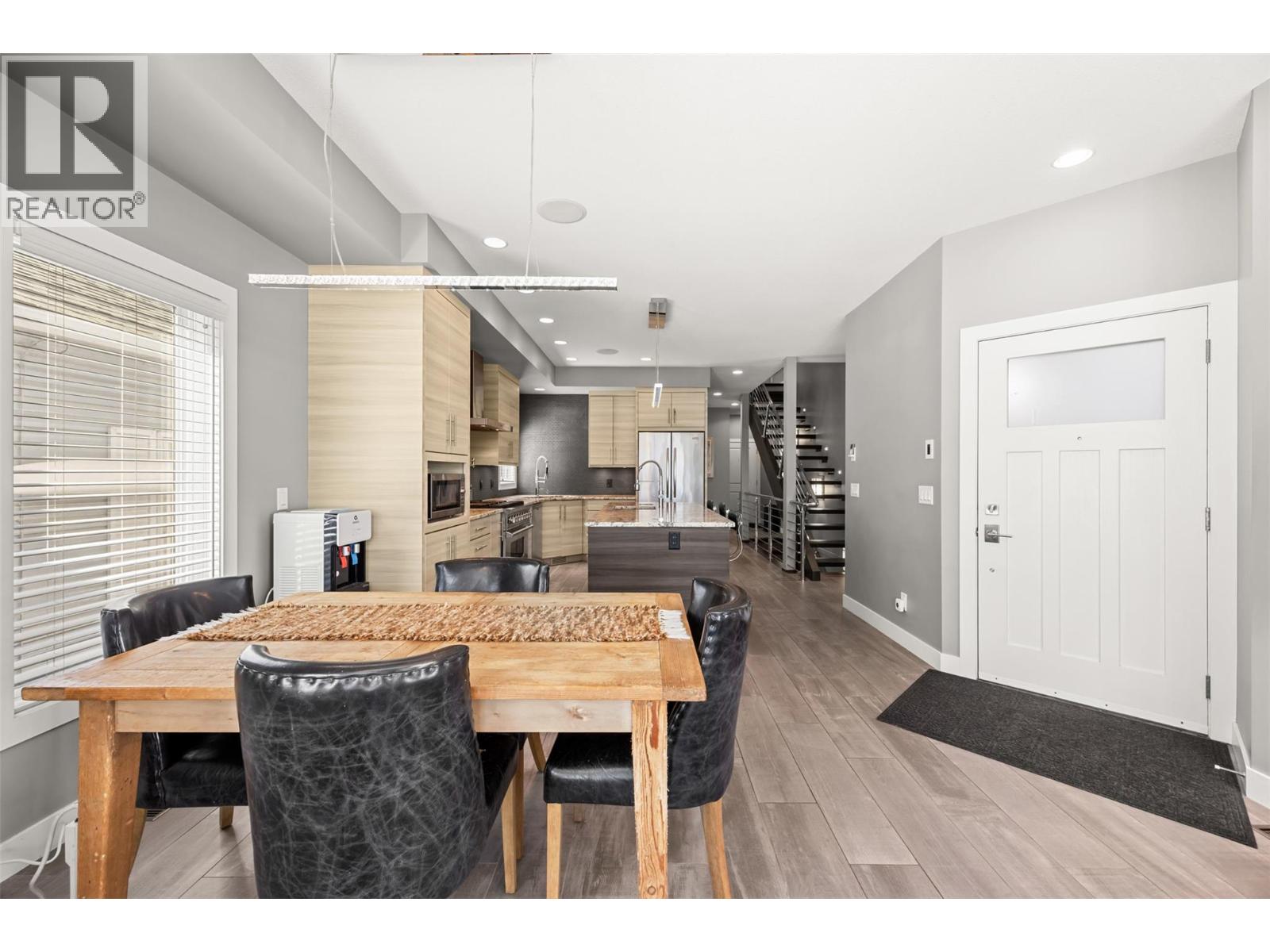 12206 Lakeshore Drive S, Summerland