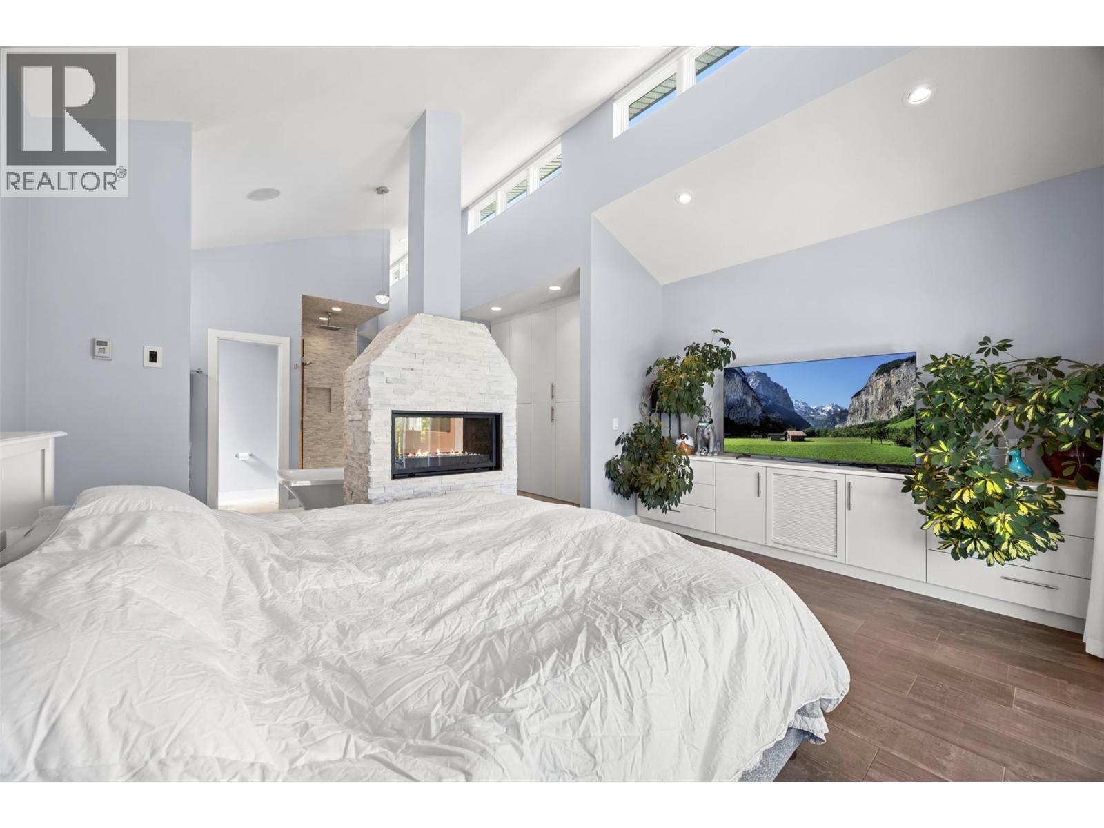 12206 Lakeshore Drive S, Summerland