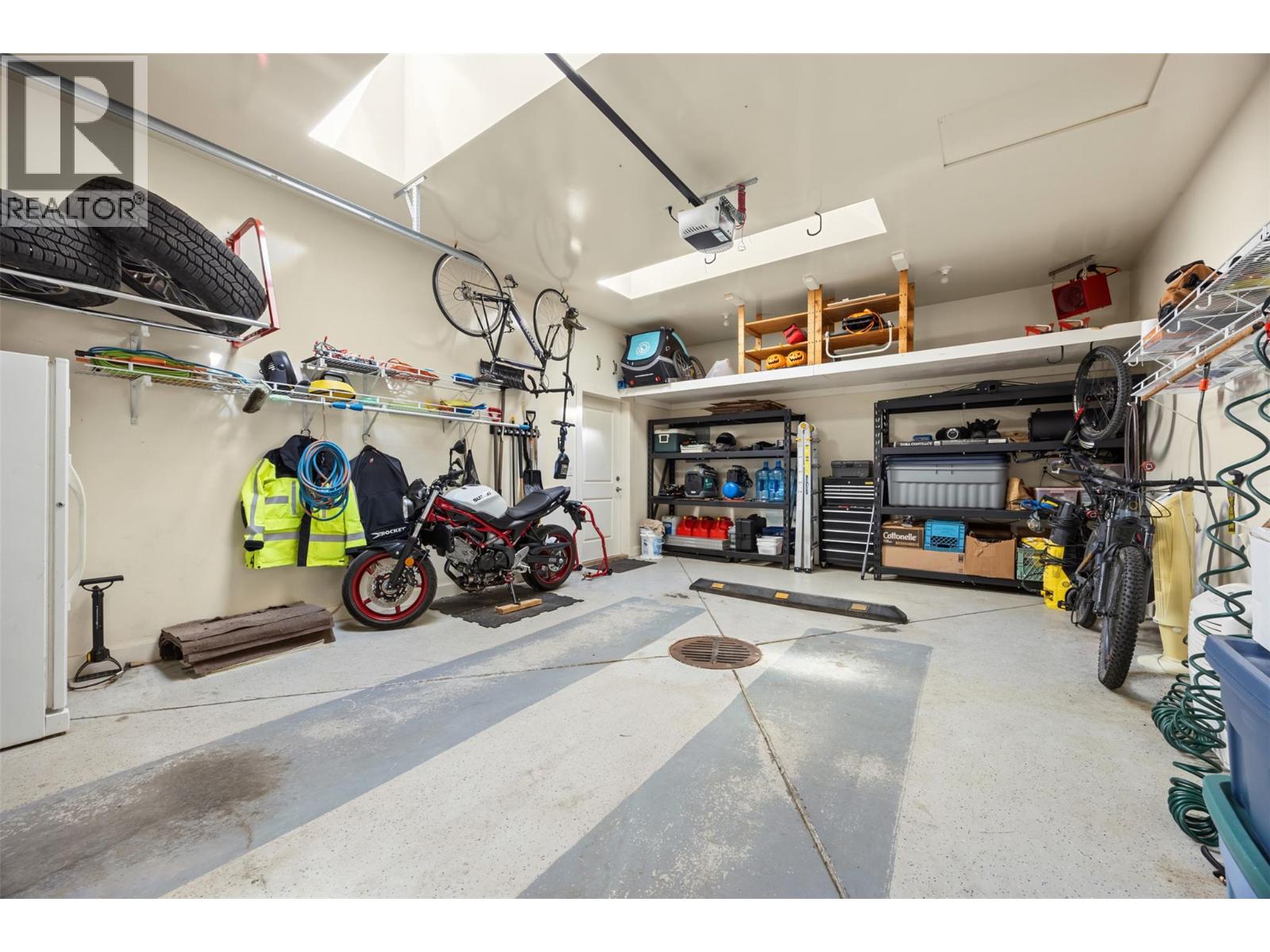 12206 Lakeshore Drive S, Summerland