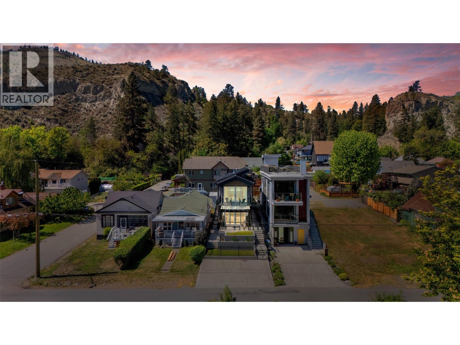 12206 Lakeshore Drive S, Summerland