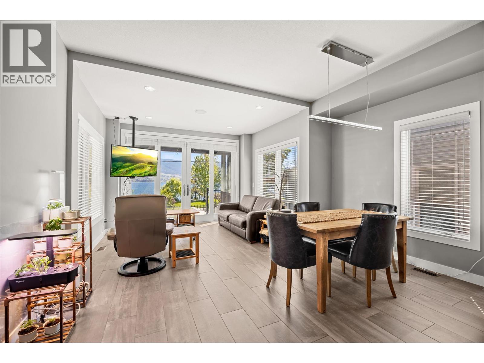 12206 Lakeshore Drive S, Summerland