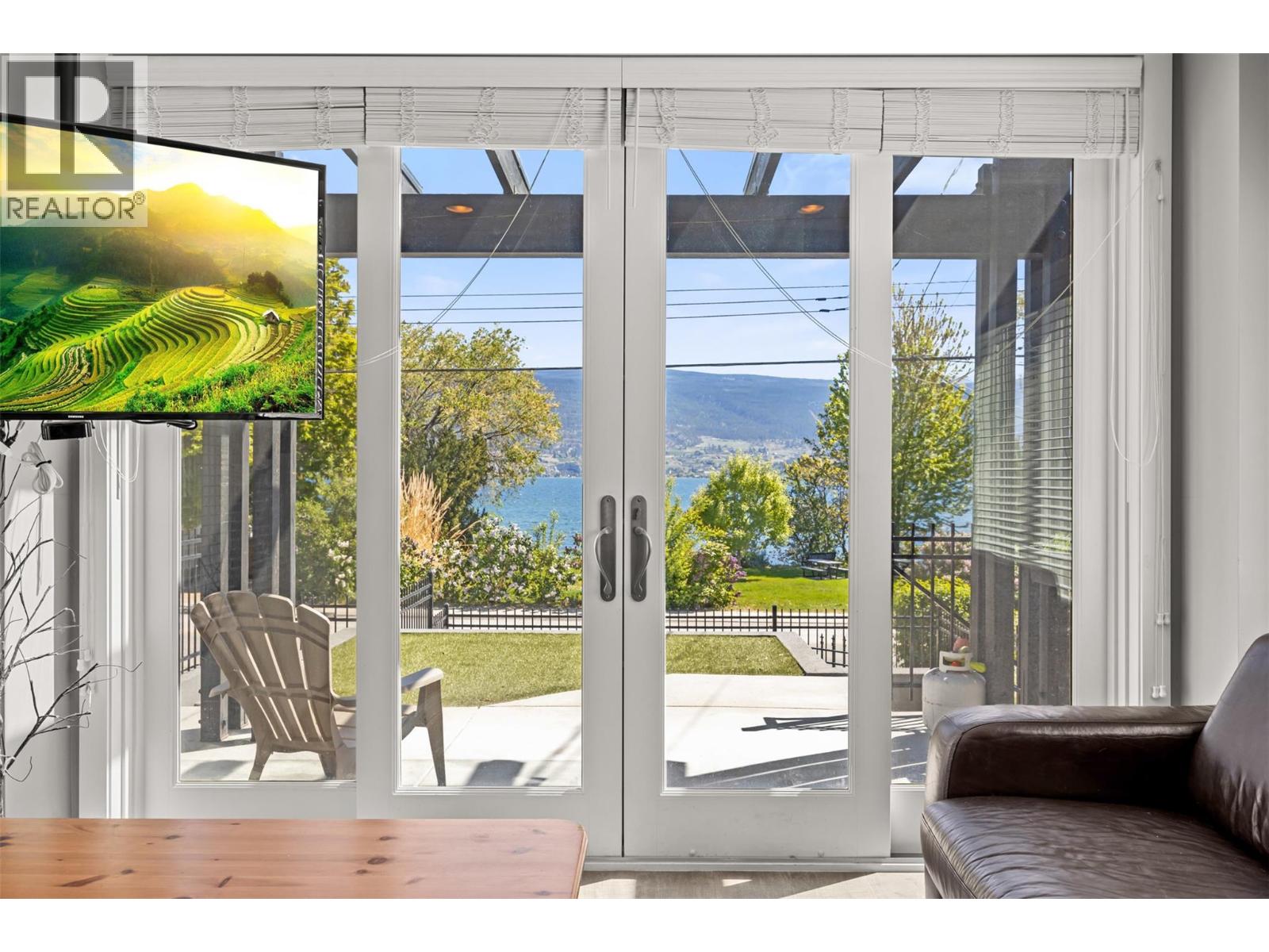 12206 Lakeshore Drive S, Summerland