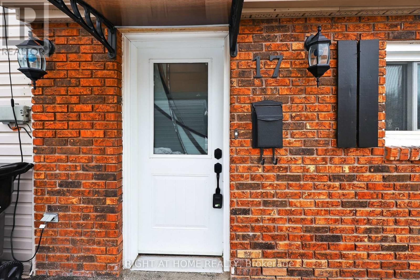 17 GROVE STREET W - 2