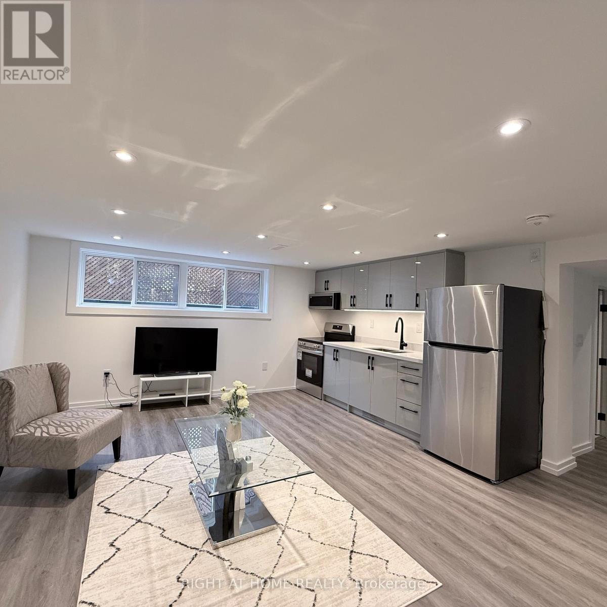136 SANTA BARBARA ROAD - 33