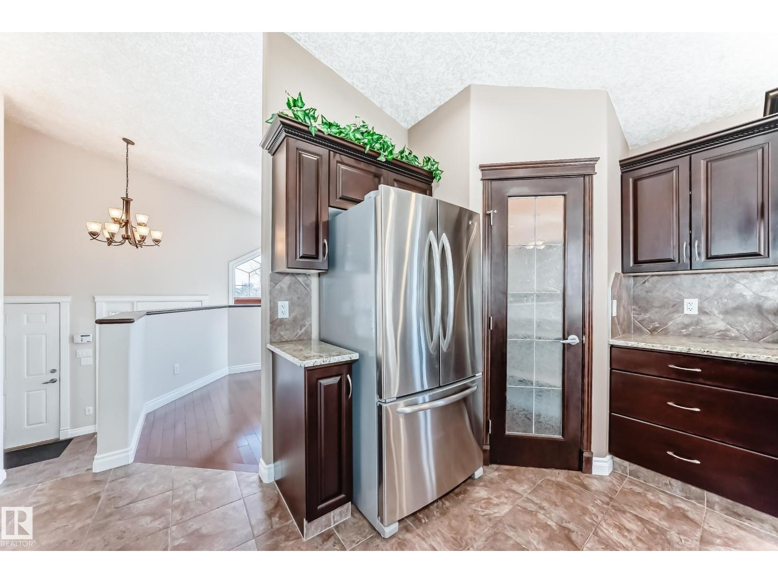 1221 CUNNINGHAM DR SW, Edmonton