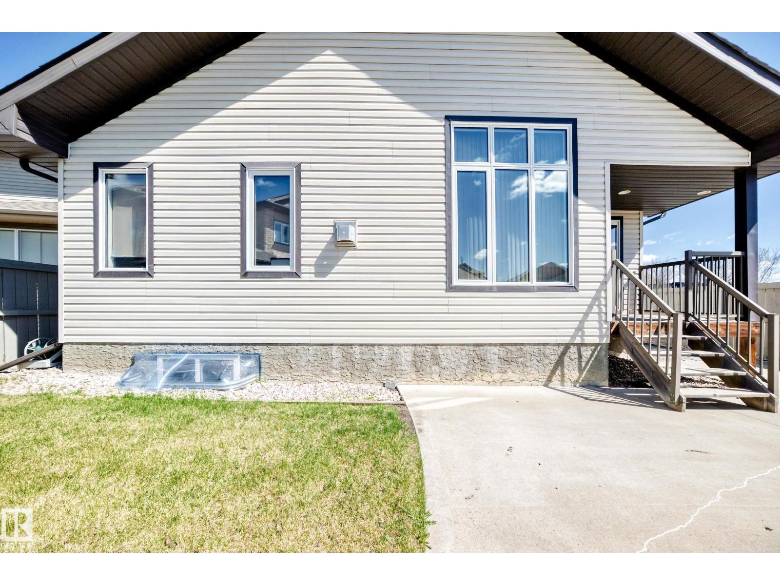 1221 CUNNINGHAM DR SW, Edmonton