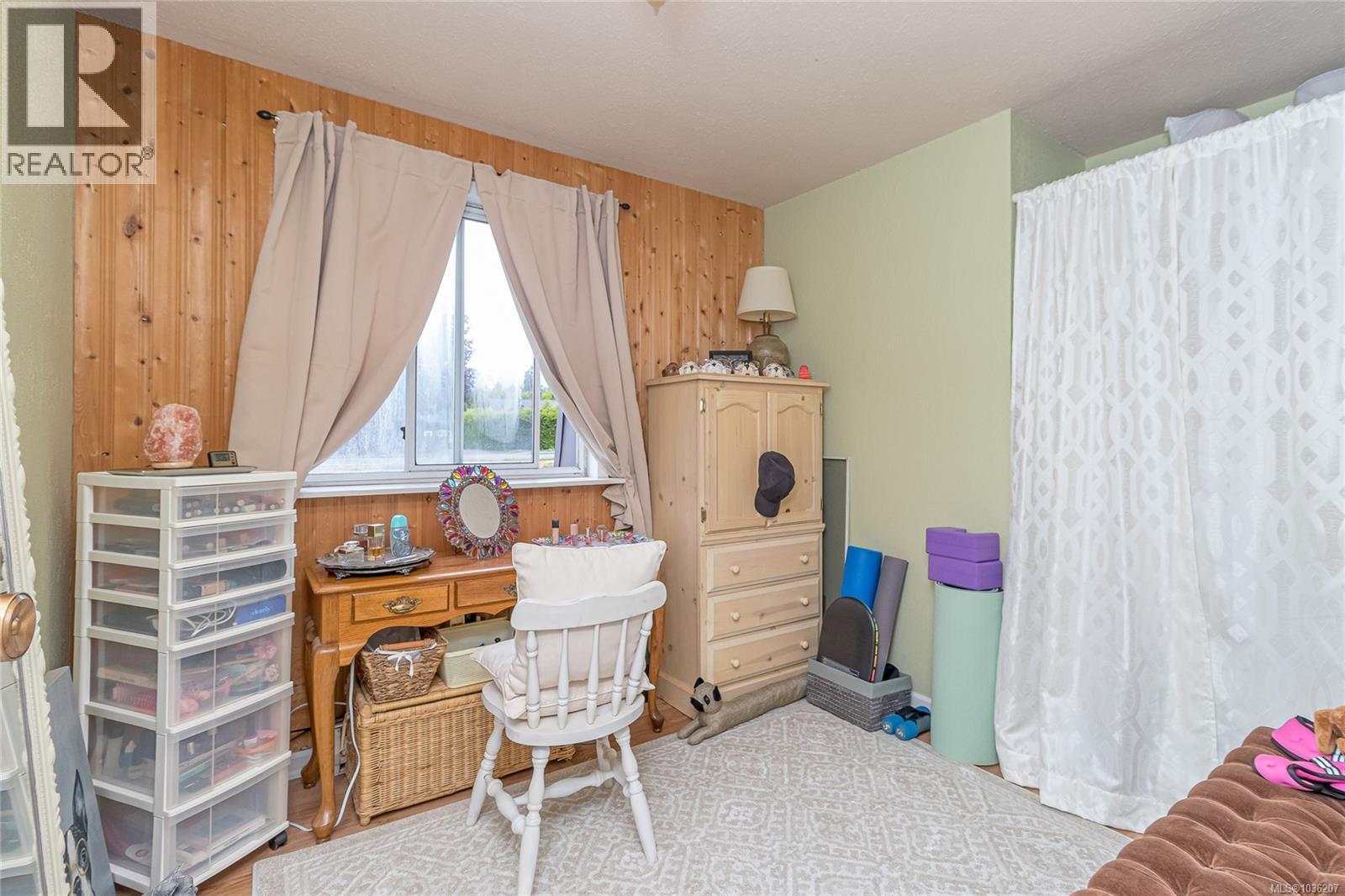 #8 3208 Gibbins Rd - 17