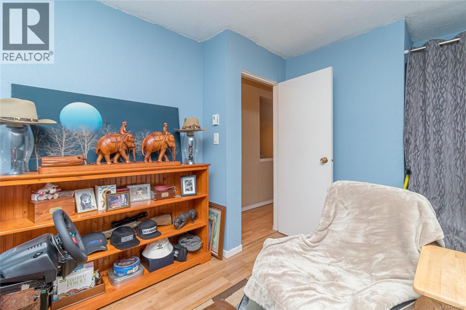 #8 3208 Gibbins Rd - 18