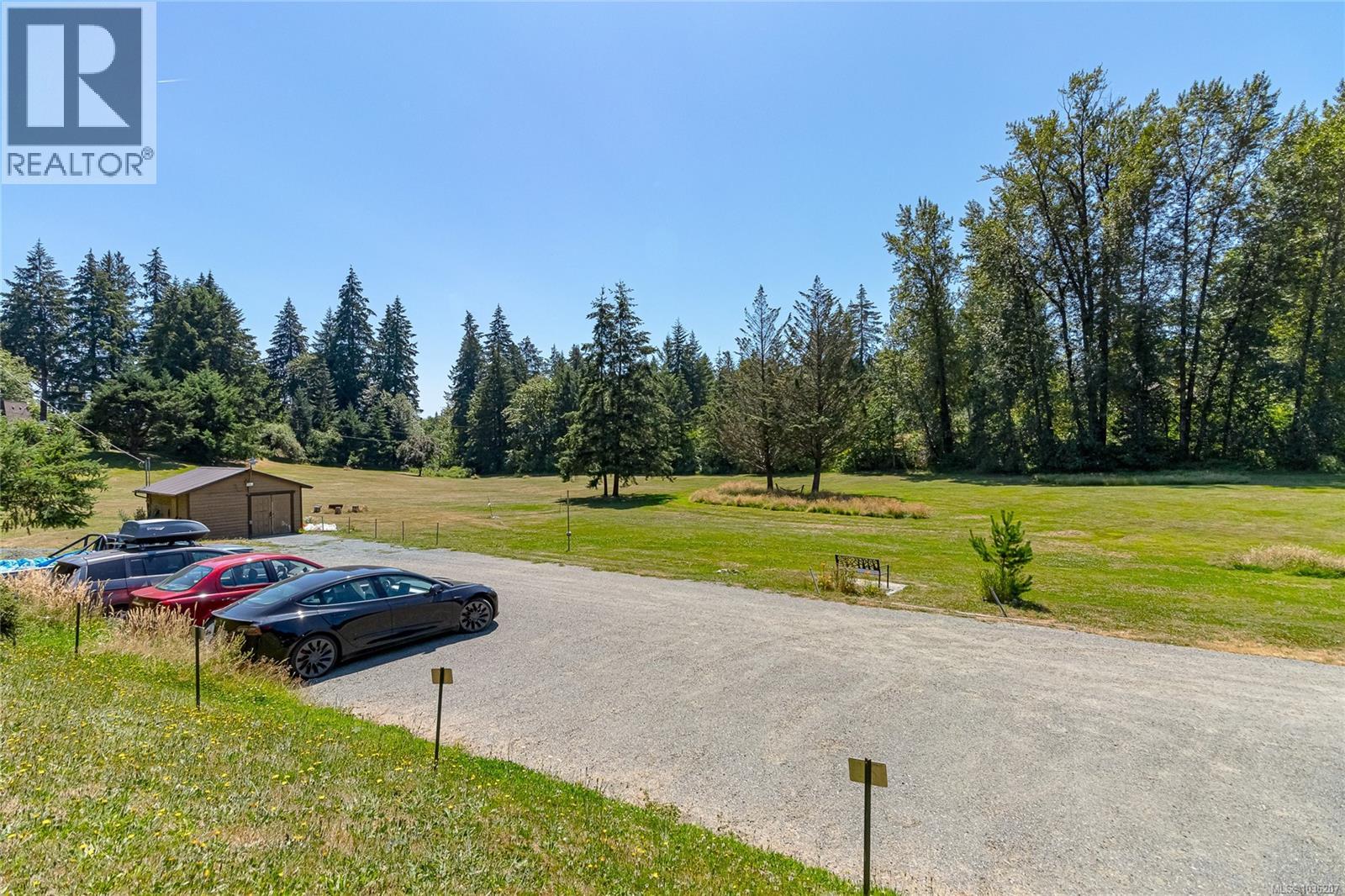 #8 3208 Gibbins Rd - 28
