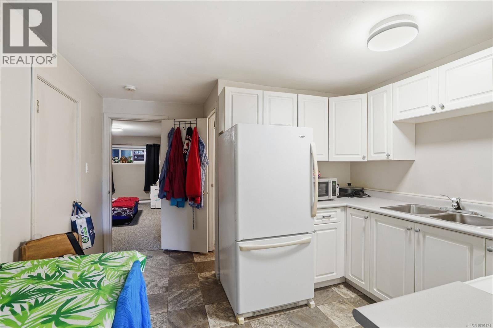 3805 Morgan Cres N - 24