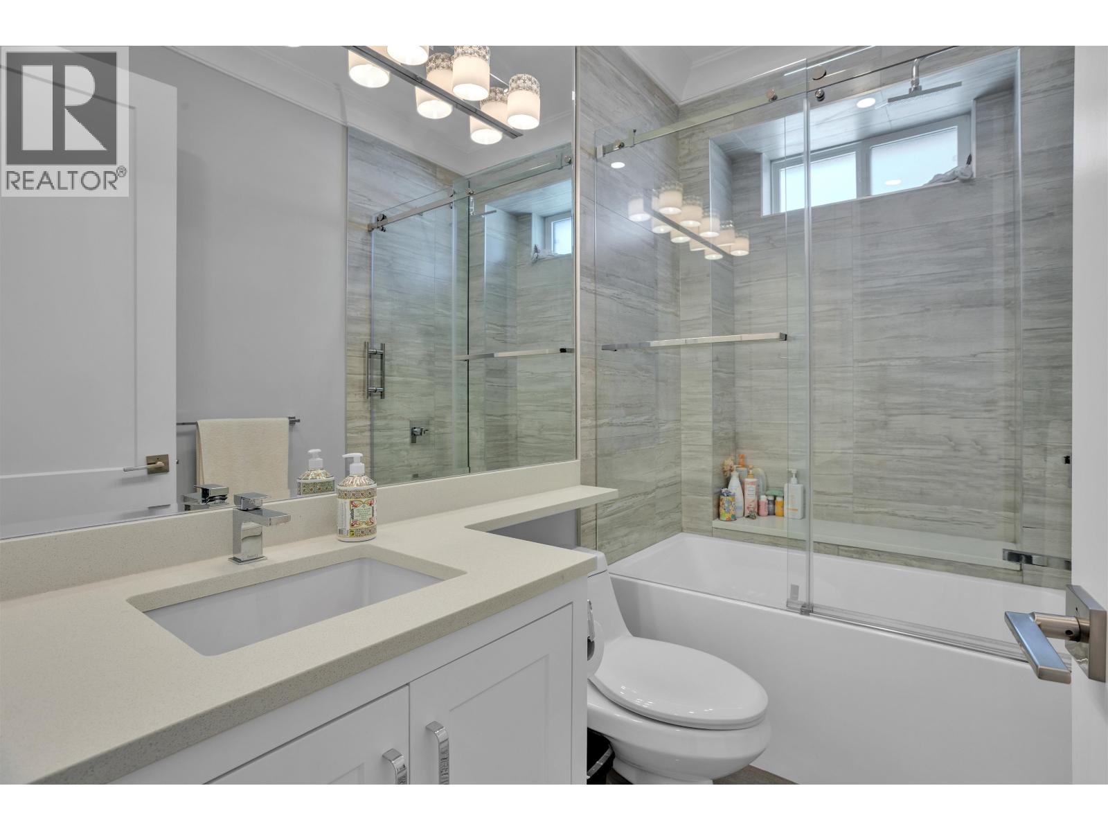 5248 CENTRAL AVENUE, Ladner