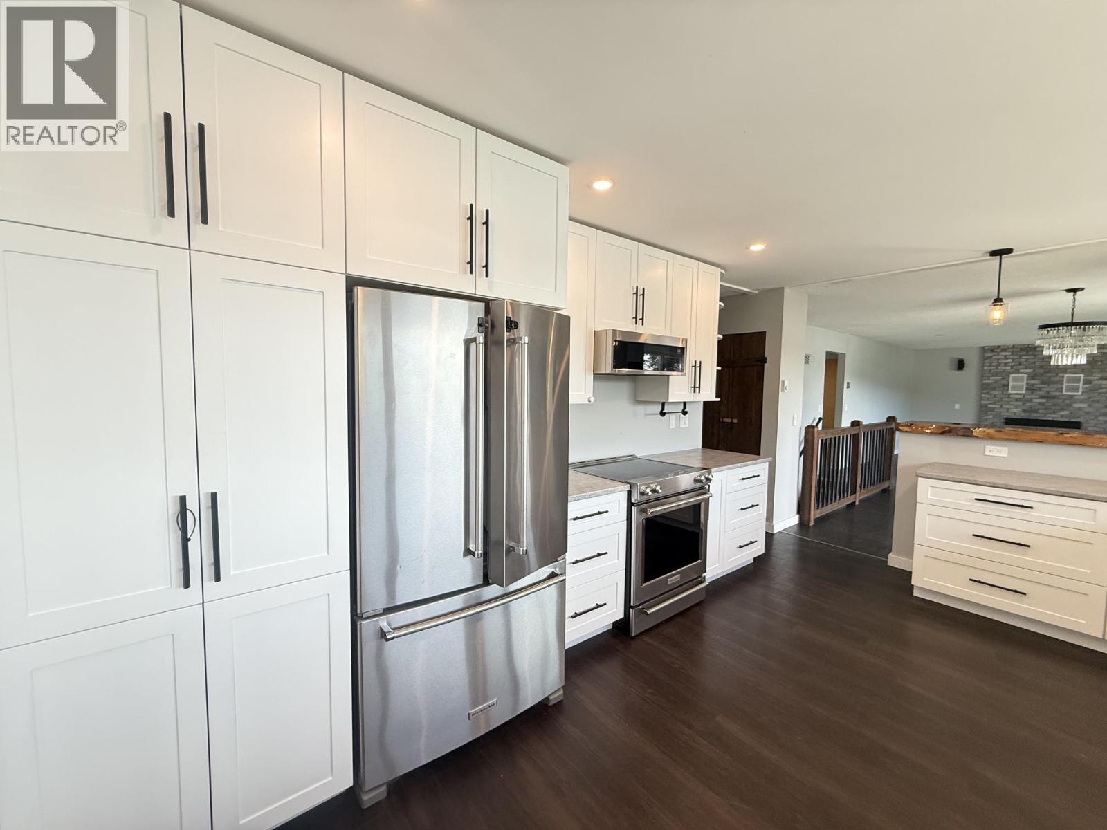2412 BELLEVUE DRIVE - 4