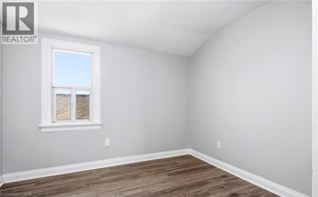 542 WALMER Road Unit# Upper, Hamilton, Ontario, L8H3E6 — Photo 9