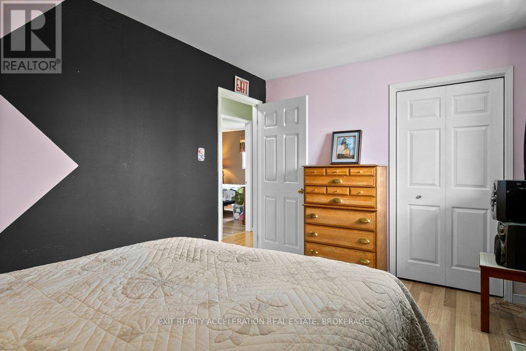 1189 LAZIER ROAD — photo 19