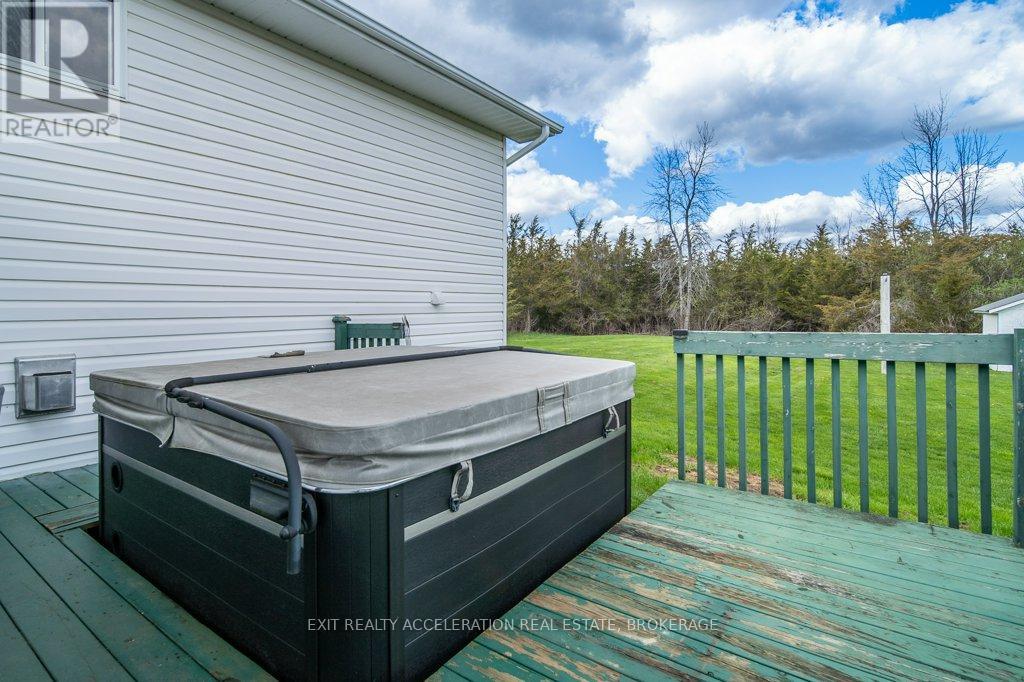 1189 LAZIER ROAD — photo 43