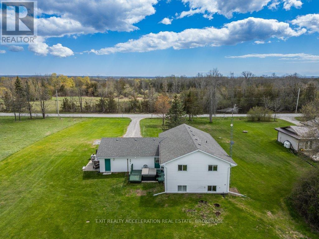 1189 LAZIER ROAD — photo 47