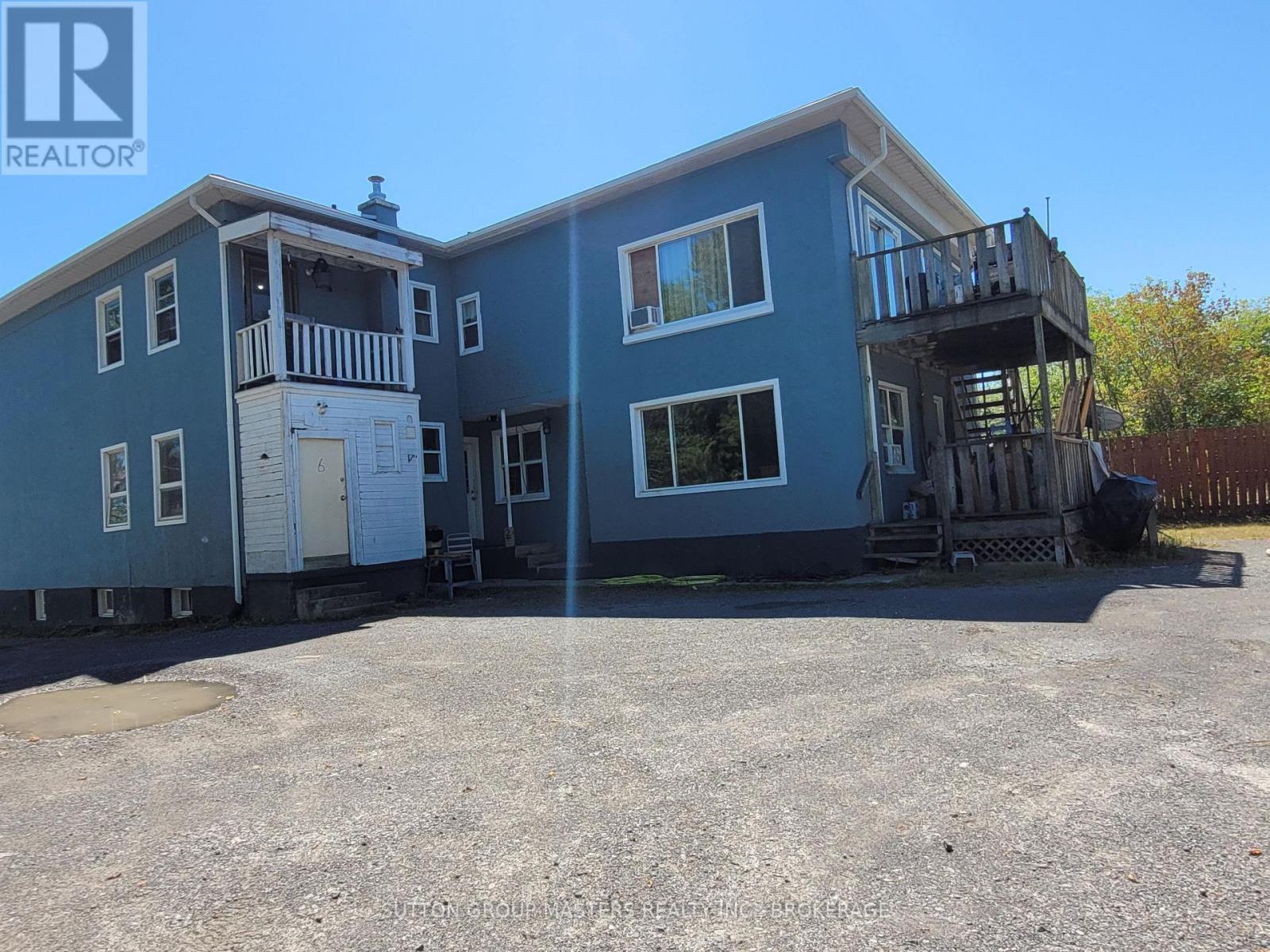 686 MONTREAL STREET - 3