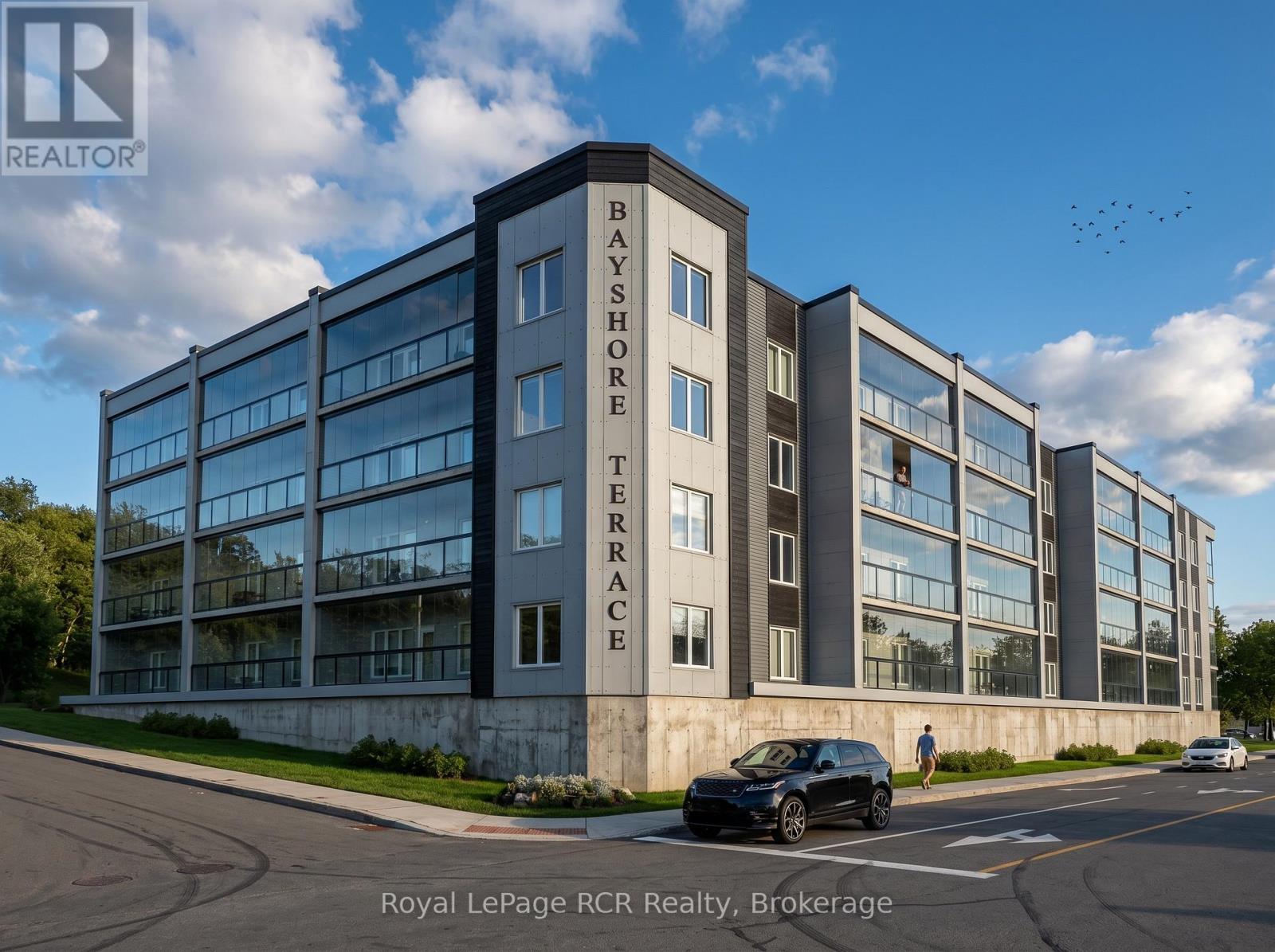 #102 297 18TH STREET E - 1
