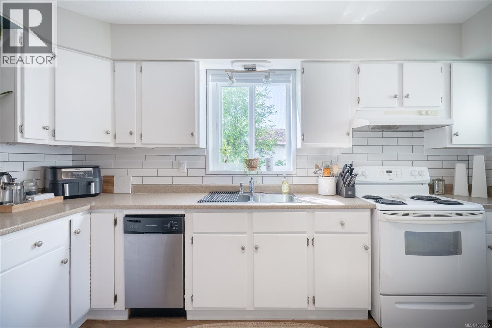 4565 Lathom Rd - 7