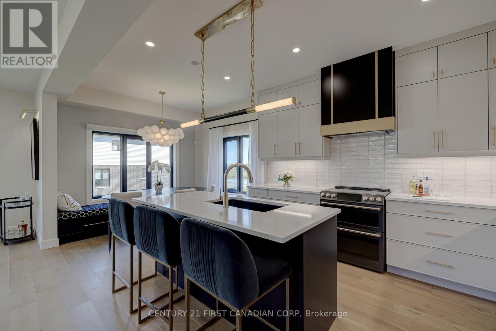 133 BASIL CRESCENT - 14