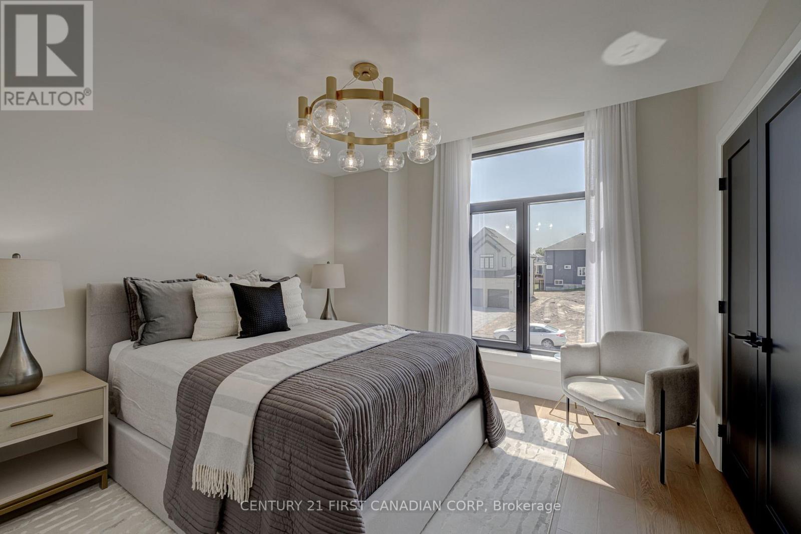 133 BASIL CRESCENT - 25
