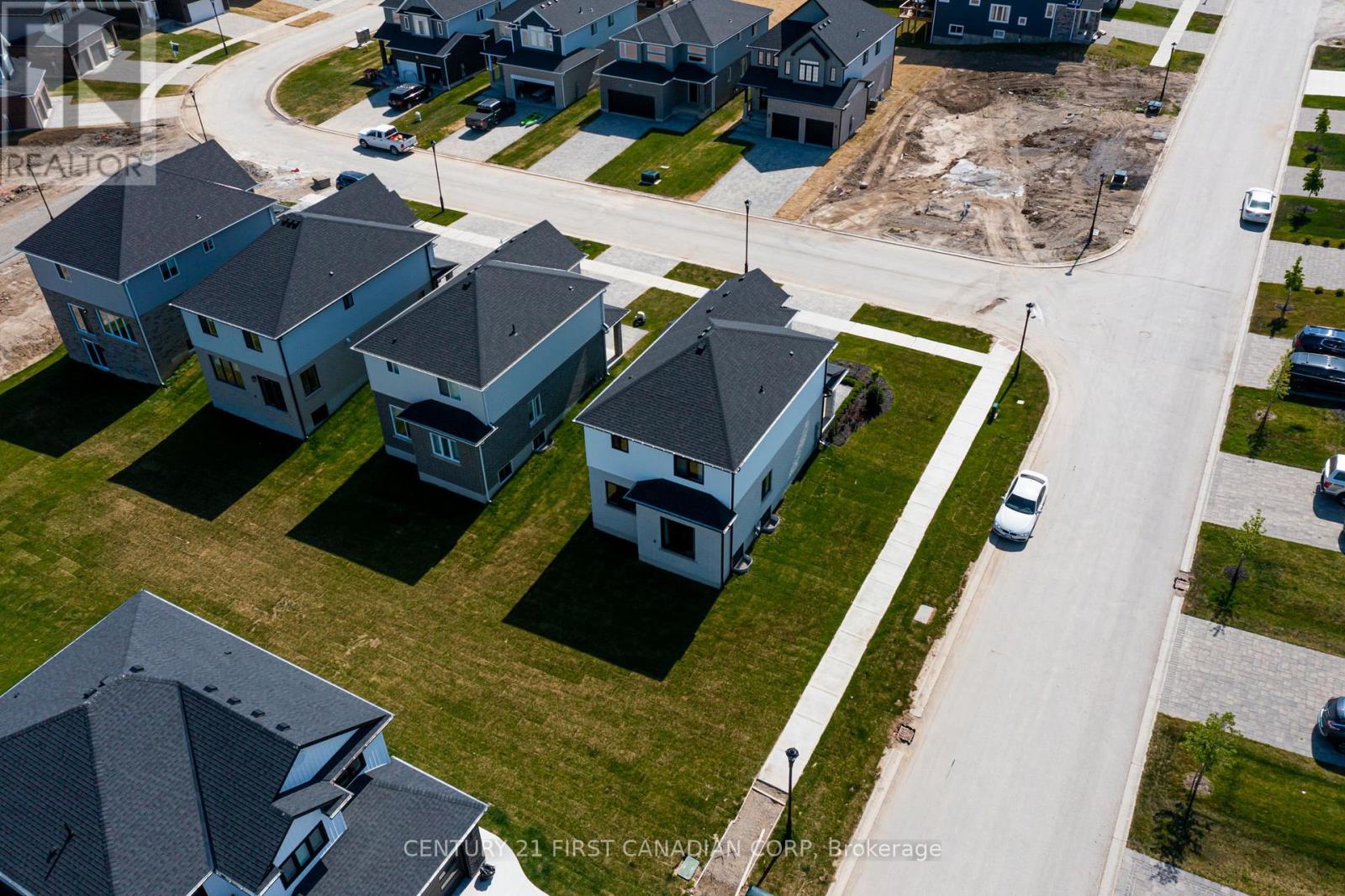 133 BASIL CRESCENT - 36