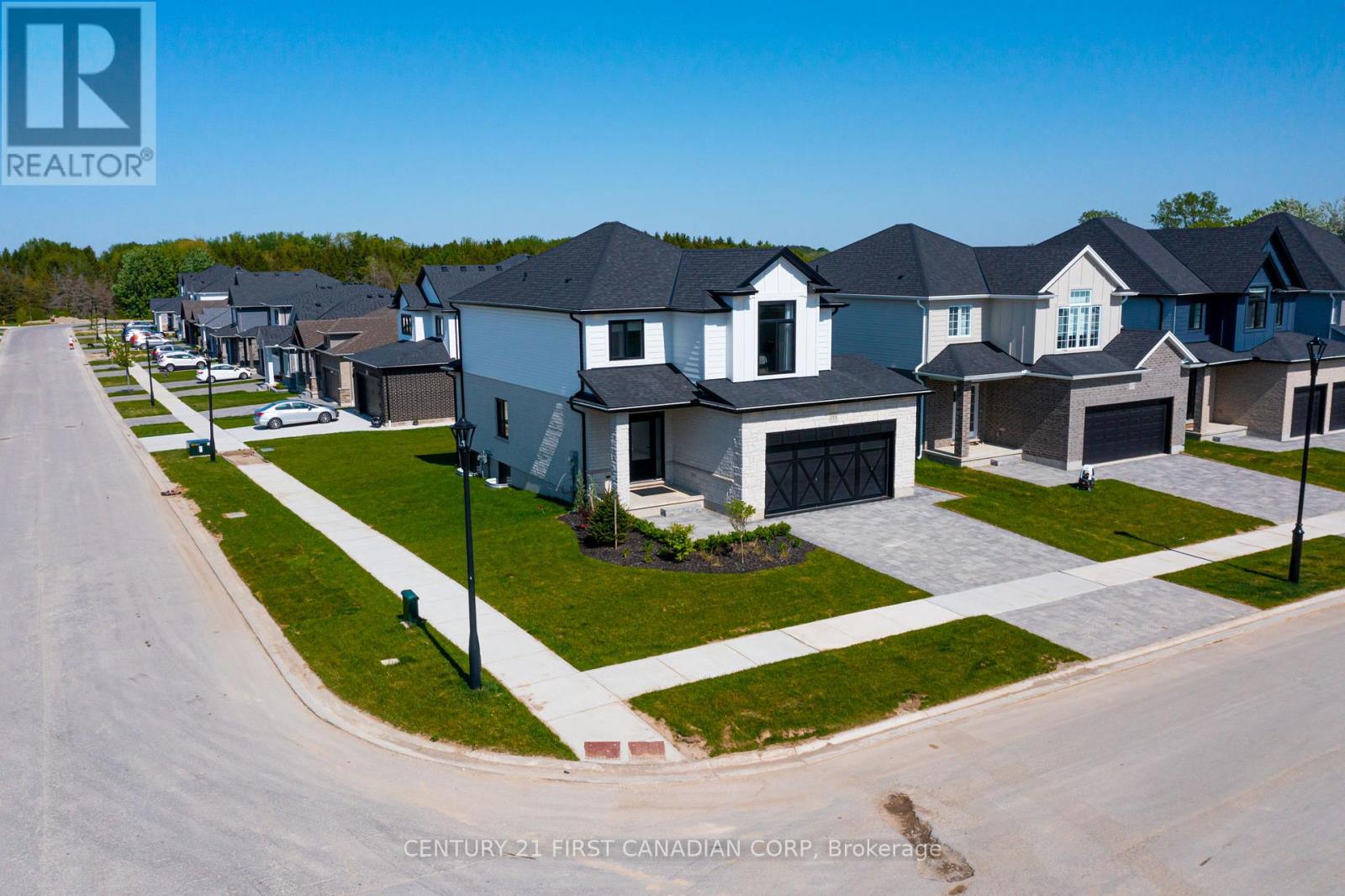 133 BASIL CRESCENT - 40