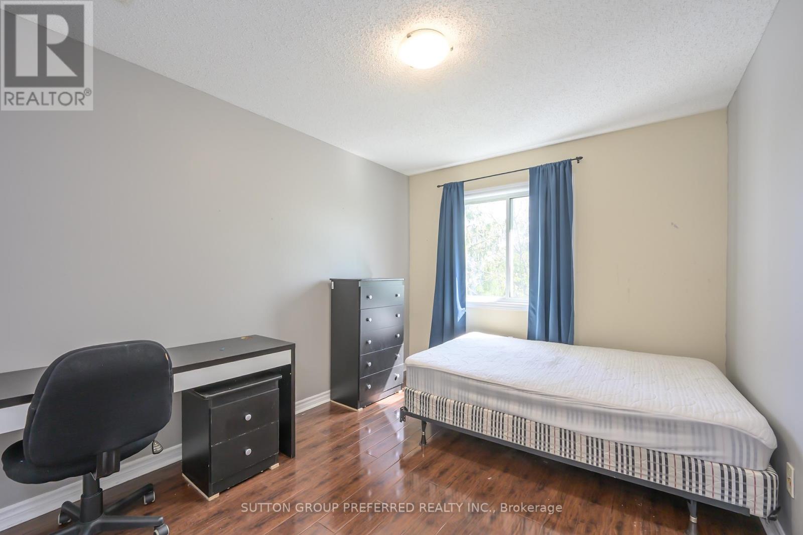 #29 600 SARNIA ROAD - 11