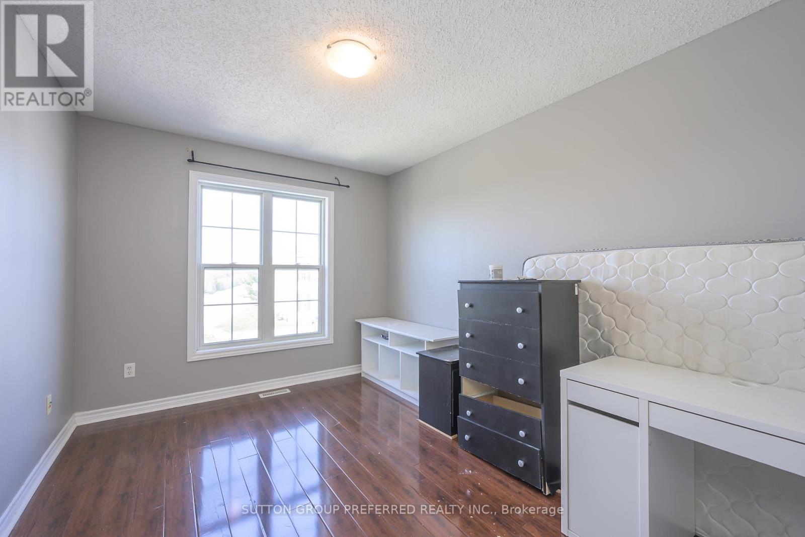 #29 600 SARNIA ROAD - 12