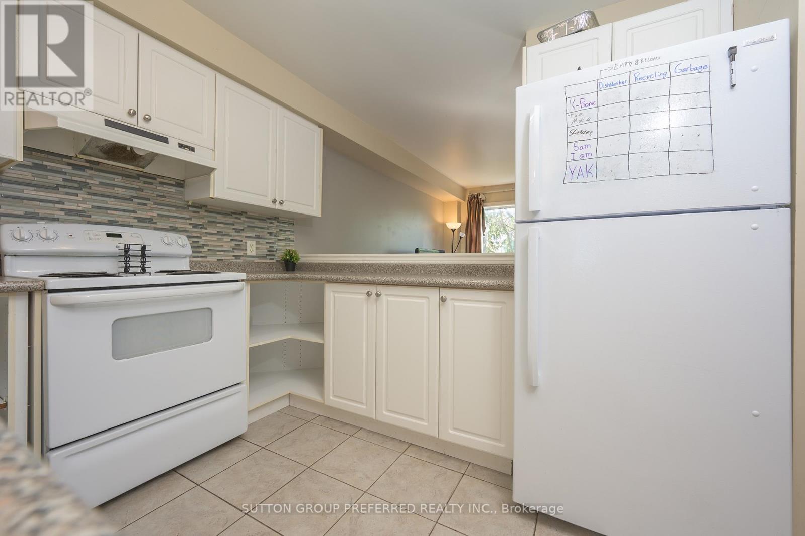 #29 600 SARNIA ROAD - 14